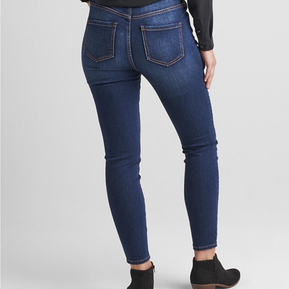 JAG Jeans
Valentina High Rise Skinny Pull-On Jeans. Orig $74 - Picture 2 of 4